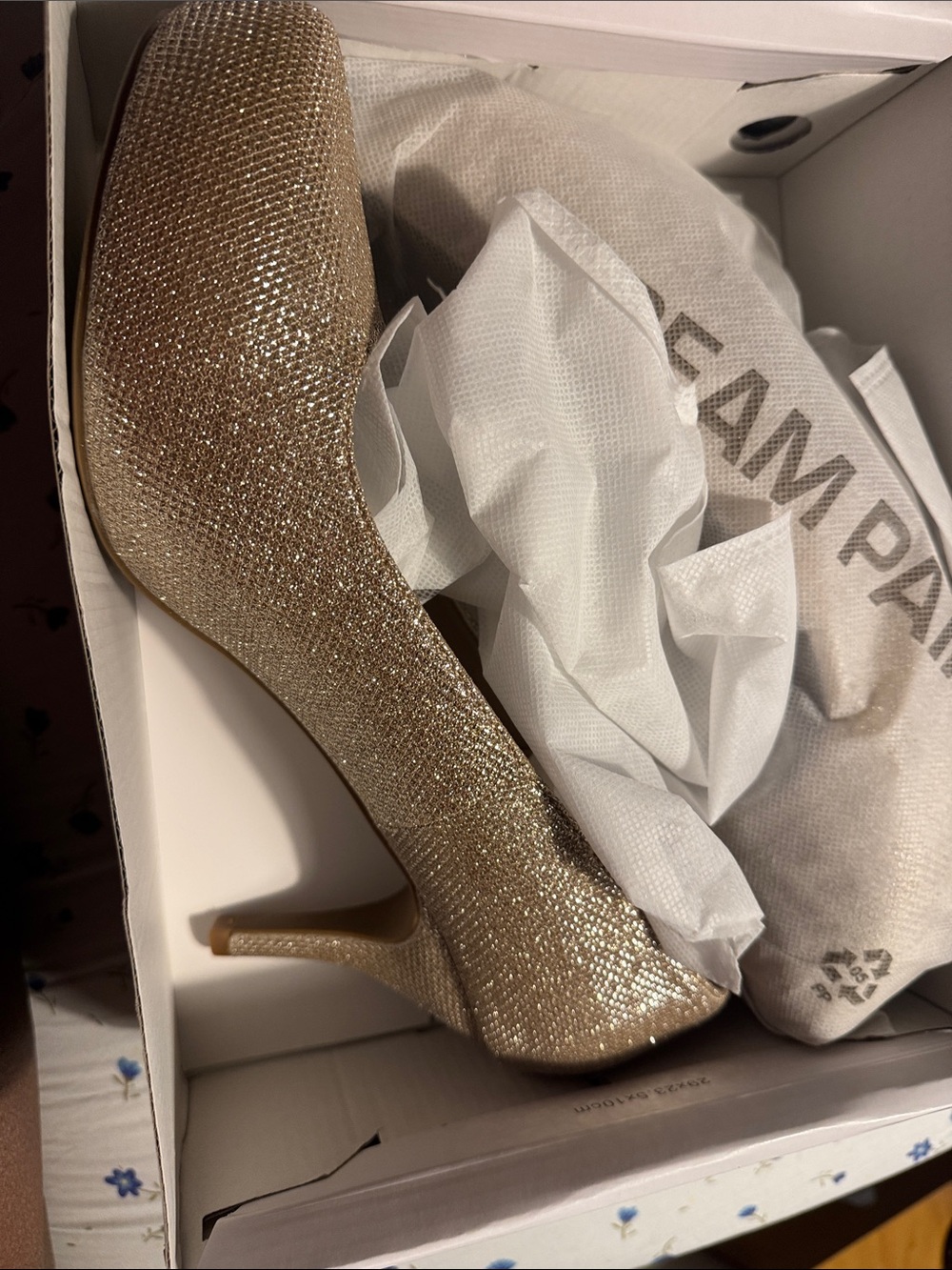 Dreamers Gold Glitter Pointed-Toe Stiletto Heel